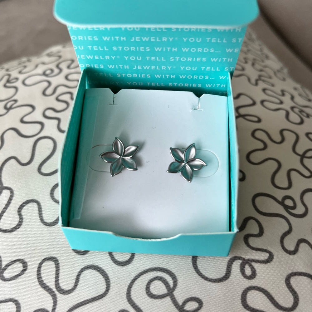 Flower earrings